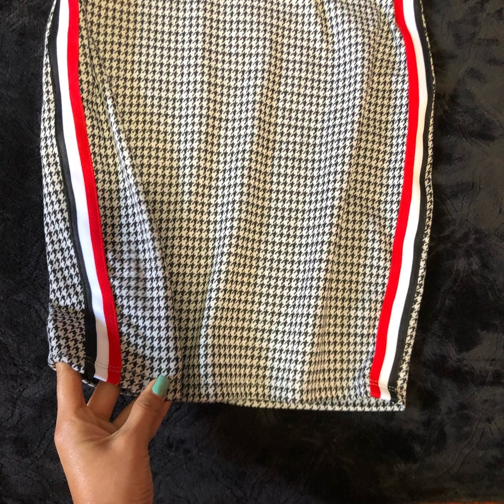 Skirt - Picture 2 of 3